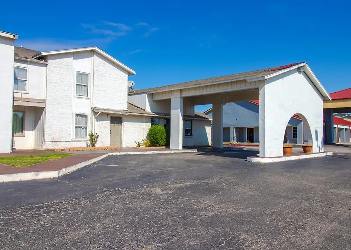 Studio Inn Extended Stay Oklahoma City Airport By Oyo